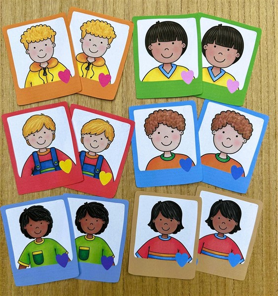 Matching game by Little play friends Matching game