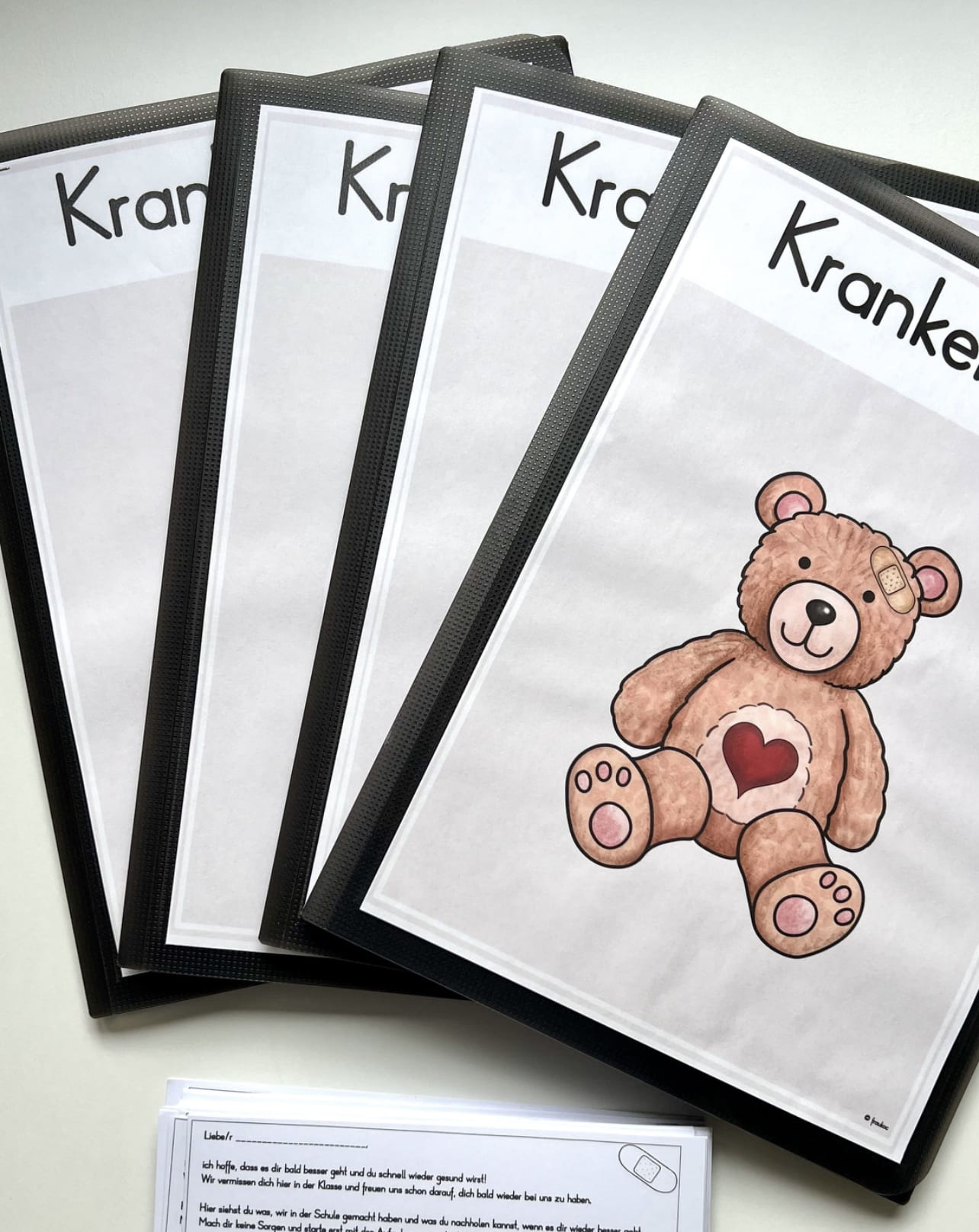 Krankenmappe by Frau Koc Krankenmappe