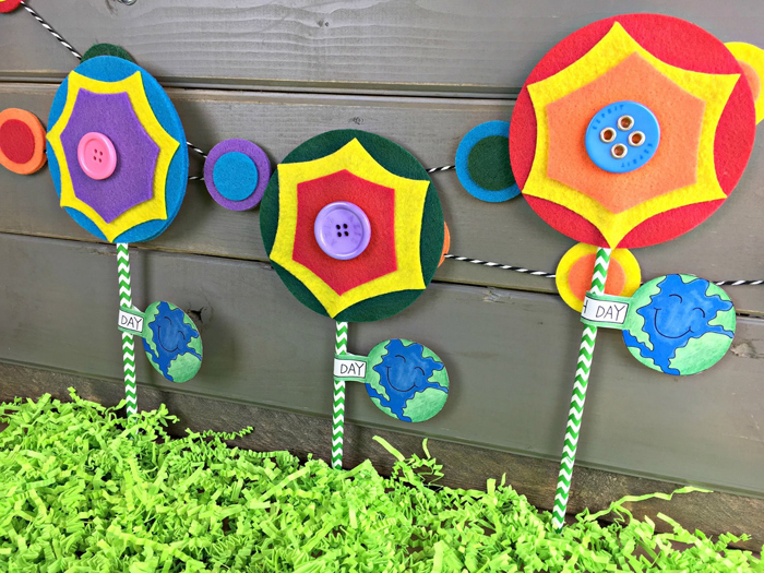 Earth Day Kids Crafts project by Male Kindergarten Teacher | Kate Hadfield Designs