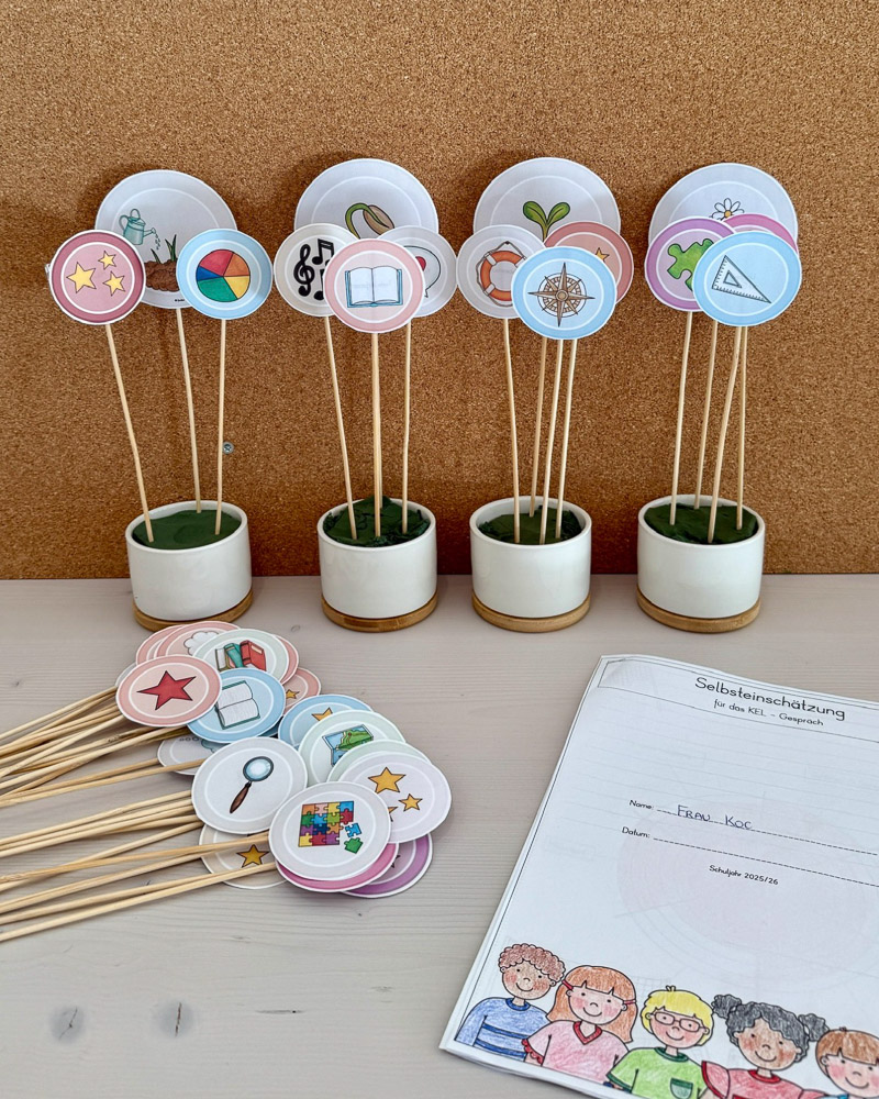 These self-assessment sticks give every child a voice during reflection time. They are perfect for student conferences, goal setting, and encouraging honest self-evaluation.